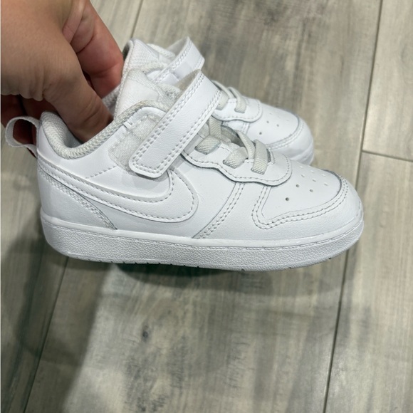 Nike toddler White Sneakers size US 8c brand new just tried on in the house - Picture 1 of 6